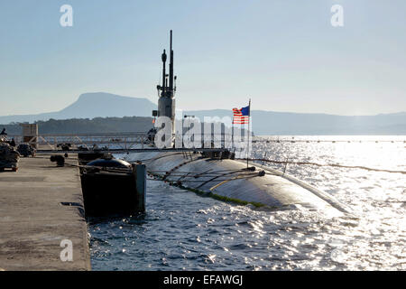 US Navy Los-Angeles-Klasse schnellen Angriff ankert u-Boot USS Boise im Marathi NATO Pier Complex 23. Dezember 2014 in Souda Bay, Griechenland. Stockfoto