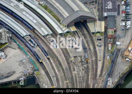 Eine Luftaufnahme des Bahnhofs Temple Meads, der größte Bahnhof in Bristol Stockfoto