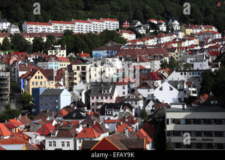 Alte Hansestadt Holzbauten bilden Stadtteil Bryggen, ein UNESCO-Weltkulturerbe, Bergen, Hordaland, Norwegen Stockfoto