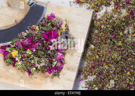 Blüten, Blumen, Blüten, Blütenblätter, affektierte Messer-Wiege Schaukeln Werkzeug, Essbare Blüten, Blumen, Ernte, Wiegemesser, Messer Stockfoto