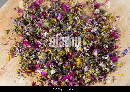 Blüten, Blumen, Blüten, Blütenblätter, affektierte Messer-Wiege Schaukeln Werkzeug, Essbare Blüten, Blumen, Ernte, Wiegemesser, Messer Stockfoto