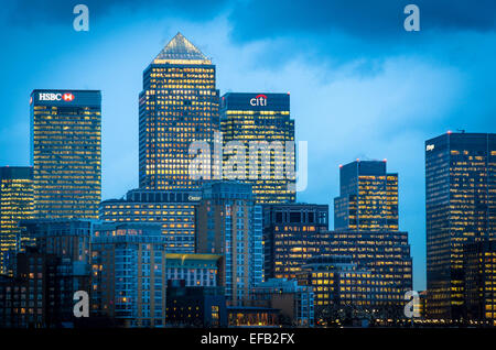 Canary Wharf von Limehouse am Nordufer der Themse aus gesehen Stockfoto