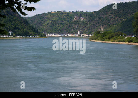 Burg Katz an der Loreley-Felsen, Schiefergestein in die UNESCO-World Heritage Oberes Mittelrheintal in der Nähe von St. Goar, St. Goar, Deutschland, Europa - 2014 Stockfoto