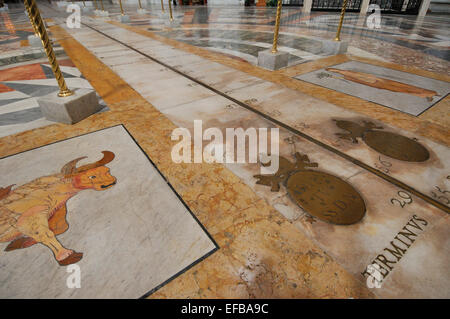 Die solar Meridian-Linie von Francesco Bianchini 1702, Basilika St. Maria von den Engeln und der Märtyrer Rom Italien gemacht. Stockfoto