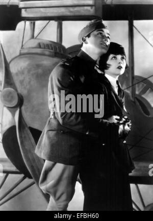 CHARLES 'Buddy' ROGERS, CLARA BOW, FLÜGEL, 1927 Stockfoto