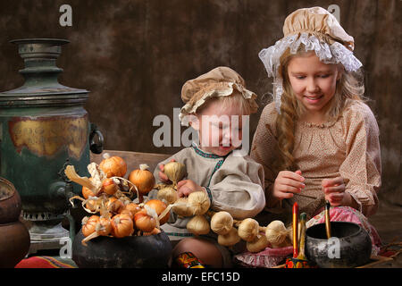 Dorf, Kinder, Samowar, Geschirr, Haushalt, Stockfoto