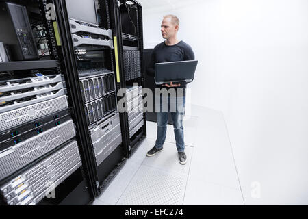 Es Berater Monitor Server im Rechenzentrum Stockfoto