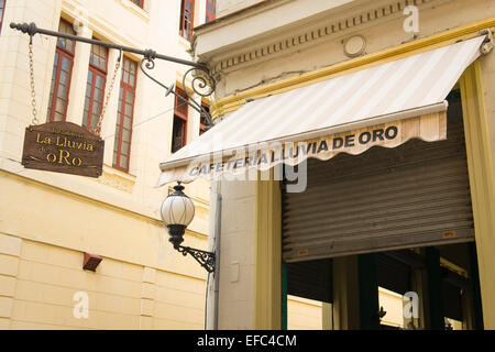 Kuba alte Havanna La Habana Vieja Calle Obispo Cafeteria La Llluvia de Oro bar Restaurant Café Palador Schild Schilder Stockfoto