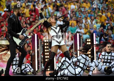 Sydney, Australien. 31. Januar 2015. Australische Sängerin und DJ Havana Brown führt (C) bei der Abschlussfeier des Asian Cup in Sydney, Australien, 31. Januar 2015. Bildnachweis: Guo Yong/Xinhua/Alamy Live-Nachrichten Stockfoto