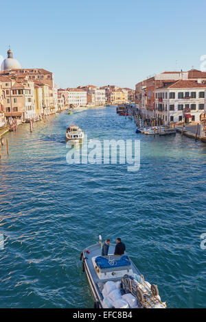 Wäsche-Boot Fahrt entlang des Canal Grande Venedig Veneto Italien Europa Stockfoto