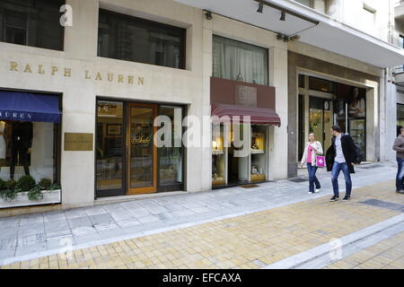 Athen, Griechenland. 31. Januar 2015. Mode-Boutiquen in Athen Voukourestiou Straße. Die griechische Statistikbehörde Umsatz und Volumen-Indizes für November 2014 angekündigt. Der Einzelhandelsumsatz sank um 1,6 % im Vergleich zum November 2013 und 3,1 % im Vergleich zum Oktober 2014. Bildnachweis: Michael Debets/Alamy Live-Nachrichten Stockfoto