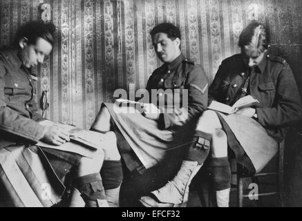 Universität Aberdeen U Gesellschaft 1914 in Bedford, warten auf den Umzug nach Frankreich und Belgien. Stockfoto