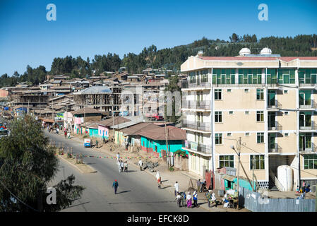 Straßenszene in der Stadt Debark am Rande der Simien Mountain Nationalpark in Äthiopien, Afrika. Stockfoto