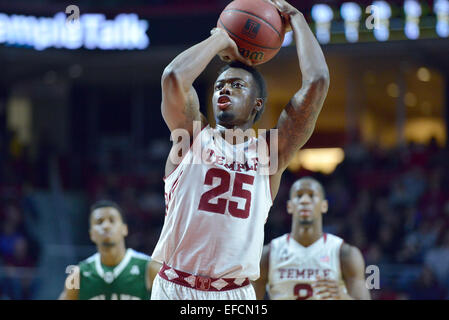 Philadelphia, PA, USA. 31. Januar 2015. Temple Owls Wache QUENTON DECOSEY (25) schießt einen Freiwurf an der AAC-Konferenz Basketball-Spiel im Liacouras Center in Philadelphia. Credit: Ken Inness/ZUMA Draht/Alamy Live-Nachrichten Stockfoto