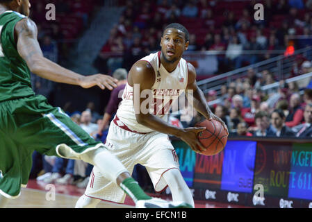 Philadelphia, PA, USA. 31. Januar 2015. Temple Owls guard DEVIN COLEMAN (34) schaut auf einen Eintrag in das AAC-Konferenz-Basketball-Spiel im Liacouras Center in Philadelphia gespielt wird übergeben. Credit: Ken Inness/ZUMA Draht/Alamy Live-Nachrichten Stockfoto