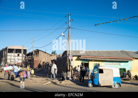 Straßenszene in der Stadt Debark am Rande der Simien Mountain Nationalpark in Äthiopien, Afrika. Stockfoto