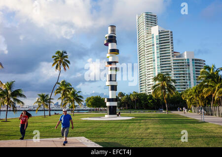 Miami Beach Florida, South Pointe Park, Point, hartnäckiger Leuchtturm, Künstler Bildhauer Tobias Rehberger, Murano in Portofino, Eigentumswohnung Wohnapartmen Stockfoto