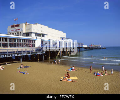 Strand und Pier, Sandown, Isle Of Wight, England, Vereinigtes Königreich Stockfoto