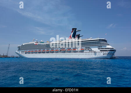 Karneval-Kreuzfahrtschiff "Carnival Conquest" Stockfoto