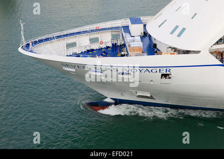 Die Bögen der Kreuzfahrt Schiff "Seven Seas Voyager" Stockfoto