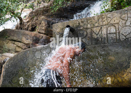 Ravana, Rawana Wasserfälle in der Nähe der Stadt von Ella in Badulla District, Uva Provinz, Sri Lanka, Asien Hochland von Sri Lanka. Stockfoto