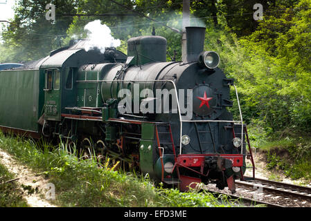 Dampf-Lokomotive Serie E im Rahmen eines Retro-Zuges. Stockfoto