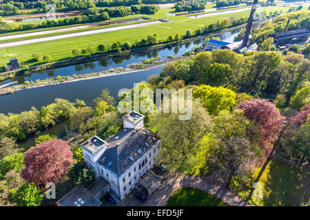 "Villa Vogelsang" über dem Fluss Ruhr, ehemaliger Besitz eines lokalen industriellen, heute ein Hotel, Stockfoto