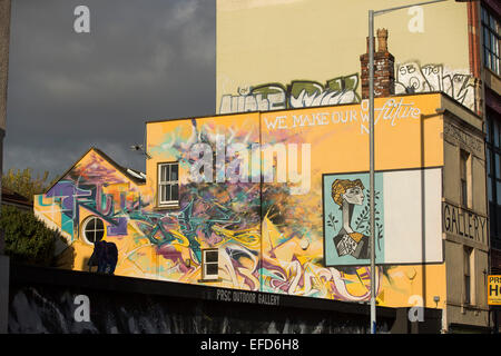 Ein Stück von urban street Art und Graffiti an der Seite eines Gebäudes in Stokes Croft, Bristol. Stockfoto