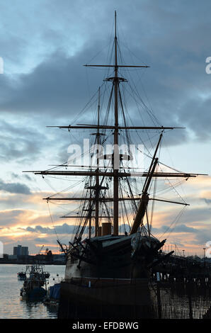 HMS Warrior vertäut am Portsmouth Historic Dockyard in Hampshire, England. HMS Warrior war das weltweit erste Eisen gekleidet Kriegsschiff. Stockfoto