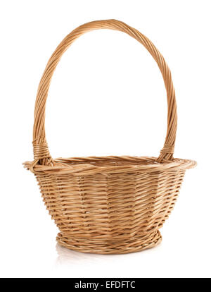 Weidenkorb isoliert auf weißem Hintergrund Stockfoto