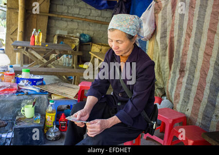 Straßenszene aus Dorf Cat Cat in der Nähe von Sa Pa, Vietnem, Asien. Stockfoto