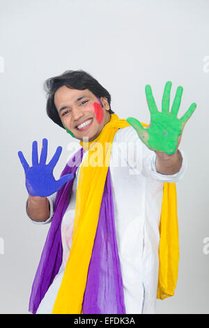 1 indischer Mann Holi Festival Spaß Stockfoto