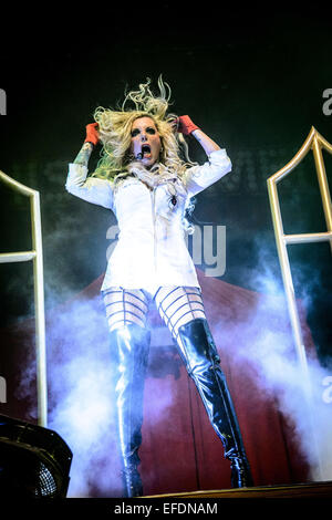 Anaheim, Califormia, USA. 24. Januar 2015. US-amerikanische Metal-Band "In This Moment" auf der Schecter Gitarren NAMM 2015 nach Party im Grove Of Anaheim durchgeführt. Bandmitglieder: MARIA BRINK, CHRIS HOWORTH, RANDY WEITZEL, TRAVIS JOHNSON, TOM HANE © Igor Vidyashev/ZUMA Draht/Alamy Live News Stockfoto