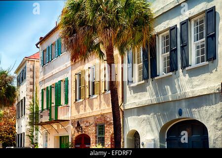 Ansicht von bunten Haus Außenbereich auf der Church Street, Charleston, South Carolina, USA Stockfoto