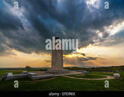 Gettysburg ewiges Licht-Friedensdenkmal auf dem Schlachtfeld von Gettysburg bei Sonnenuntergang nach Westen. Gettysburg National Military Park. Stockfoto