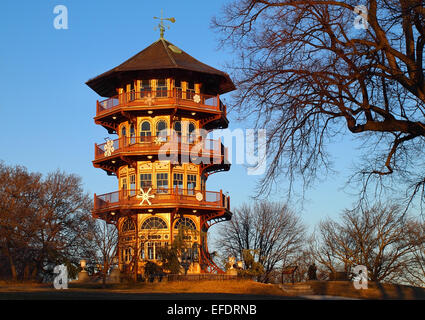 Die Patterson-Park-Pagode auf Hampstead Hügel im Park Patterson, in Baltimore, MD, an einem Wintertag. Stockfoto