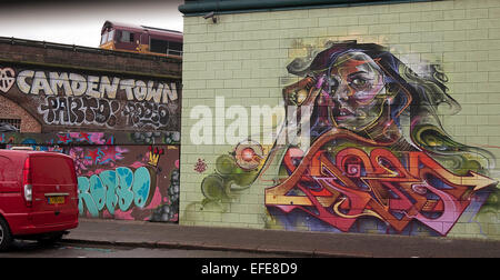 Street-Art in der Hawley Wharf Entwicklung in Camden Market Camden Town London UK Stockfoto