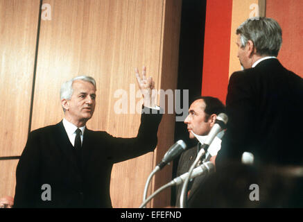 Datei - Datei Bild 30. Januar 2015 datiert 12. Juni 1981 zeigt CDU Politiker Richard von Weizsaecker Vereidigung als Bürgermeister von Berlin in Berlin, Deutschland. Von Weizsäcker starb am 30. Januar 2015 im Alter von 94 Jahren. Foto: Chris Hoffmann/dpa Stockfoto