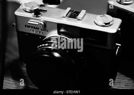 Alte Film Messsucherkamera BW Stockfoto