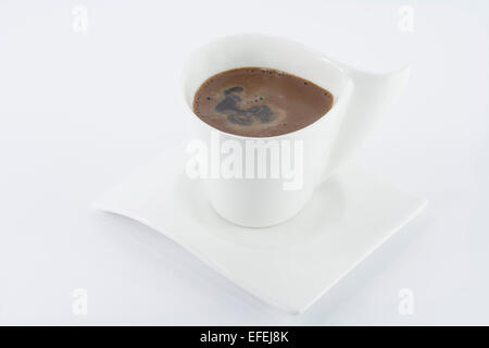 Heiße Tasse Kaffee in weiß Stockfoto