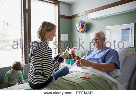Senior dating mit erwachsenen sohn mit vater leben