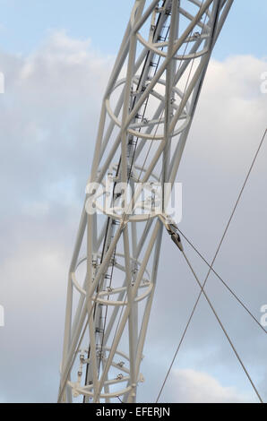 Engen Ernte von der Infrastruktur des Dachs und Bogen in der neuen Wembley Stadion Arena London hautnah Stockfoto