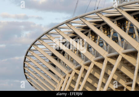 Engen Ernte von der Infrastruktur des Dachs und Bogen in der neuen Wembley Stadion Arena London hautnah Stockfoto