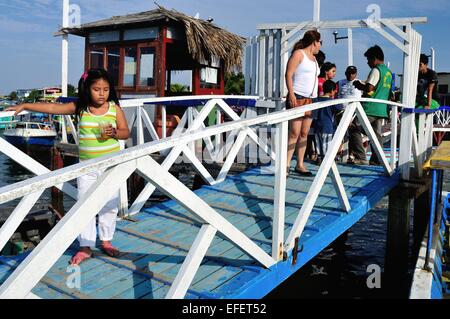 Ticket-Haus im Dock - Port in PUERTO PIZARRO. Abteilung von Tumbes. Peru Stockfoto