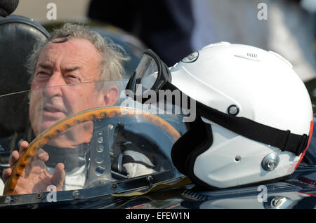 Nick Mason, Pink Floyd Schlagzeuger, fuhr 2014 mit seinem Jaguar D-Type beim Goodwood Revival. Rockstar im Rennwagen Stockfoto