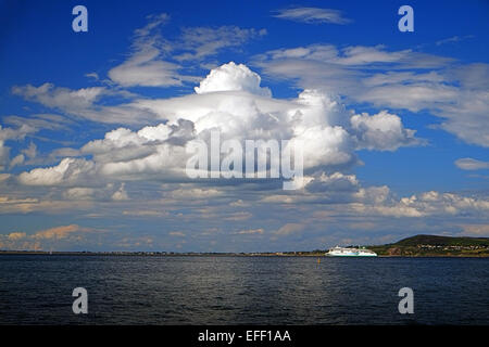 Irish Ferries Schiff Hafen verlassen Dunlaoighre, Dun Laoghaire, co. Dublin, Irland Stockfoto