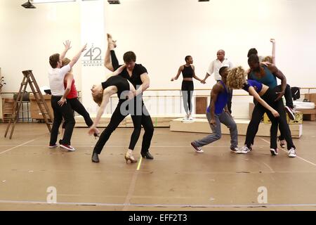 Generalprobe für Dirty Dancing The Tour statt im neuen 42nd Street Studios.  Mitwirkende: Jenny Winton, Samuel Pergande Where: New York, New York, Vereinigte Staaten von Amerika bei: 31. Juli 2014 Stockfoto