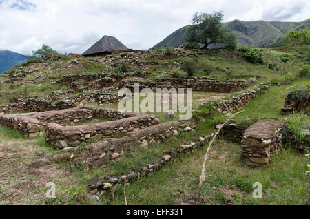 Archäologische Stätte von kotosh (2300-1200 V.chr.). huánuco Abteilung. Peru. Stockfoto