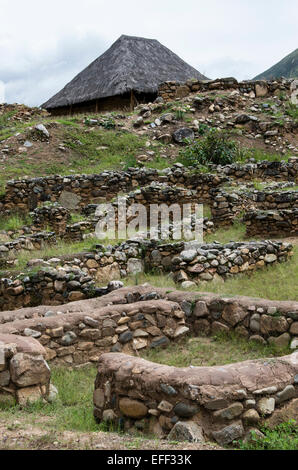 Archäologische Stätte von kotosh (2300-1200 V.chr.). huánuco Abteilung. Peru. Stockfoto