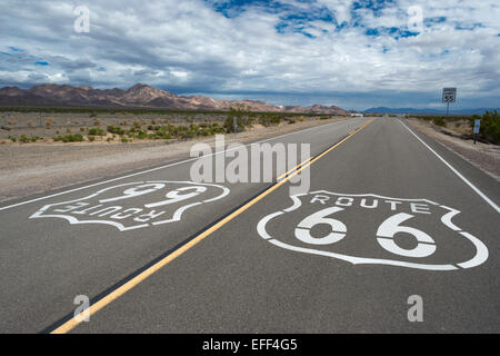 ROUTE 66 SCHILD NATIONAL TRAILS HIGHWAY AMBOY KALIFORNIEN USA Stockfoto